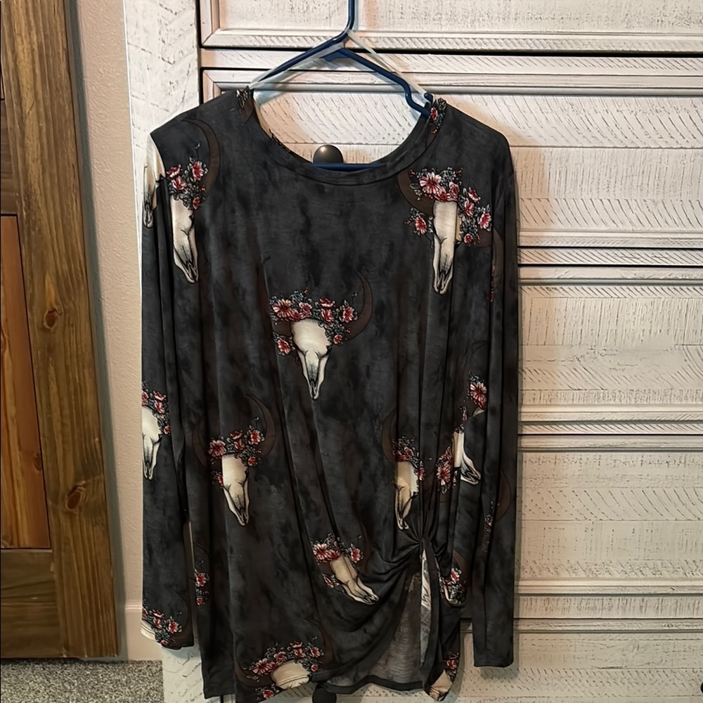 JODIFL Black Long Sleeve Blouse with Skull Motif